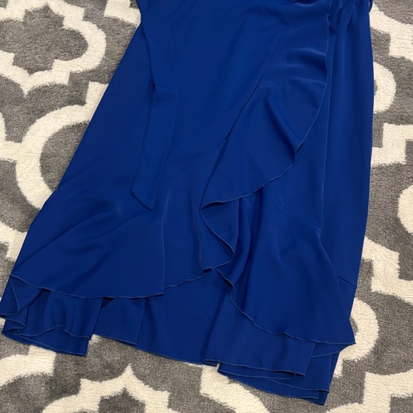 Chic Asymmetrical Ruffled Blue Dress with belt. Size L - Picture 4 of 4